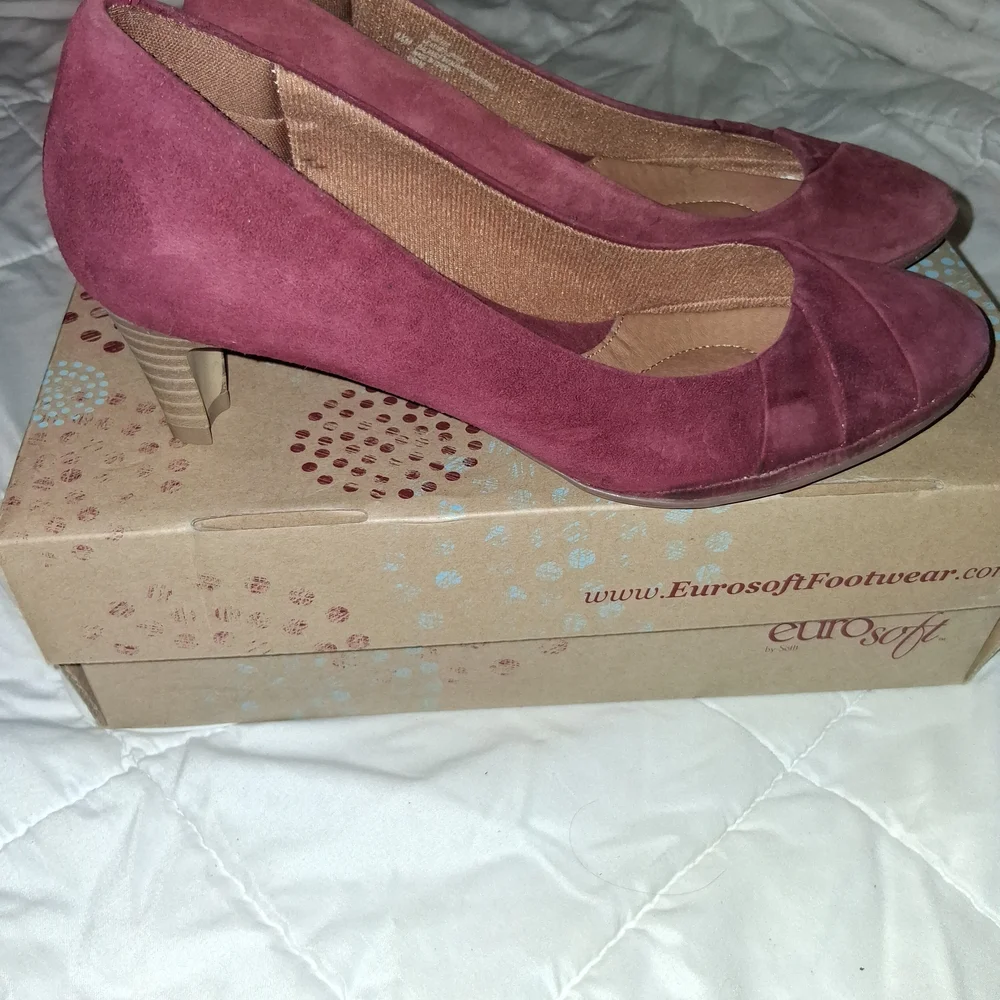 Eurosoft Jewel Red Suede Heels